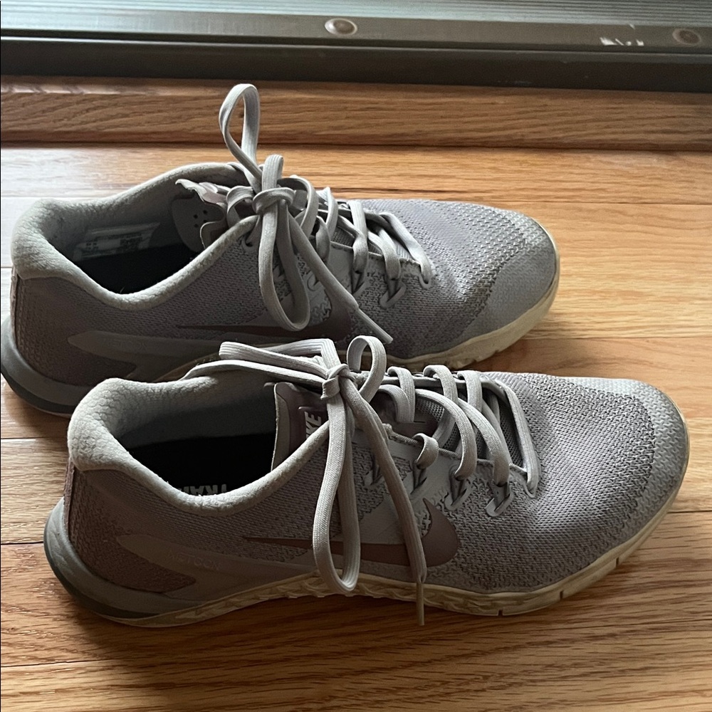 Nike Women's Metcon 4 Gray training  Shoes